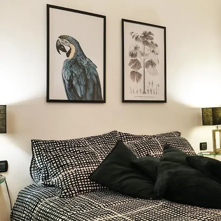 Apartment Cadorna Center Studio-by Flatscollection Milan