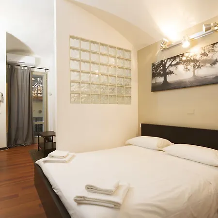 Apartment Cadorna Center Studio-by Flatscollection